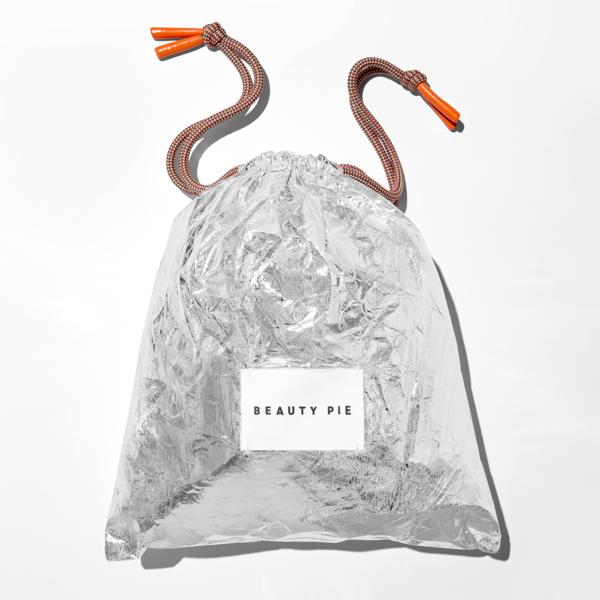  67911_BP12266_holiday_gifting_24_press_release_silver_drawstring_bag_63951_packshot_1