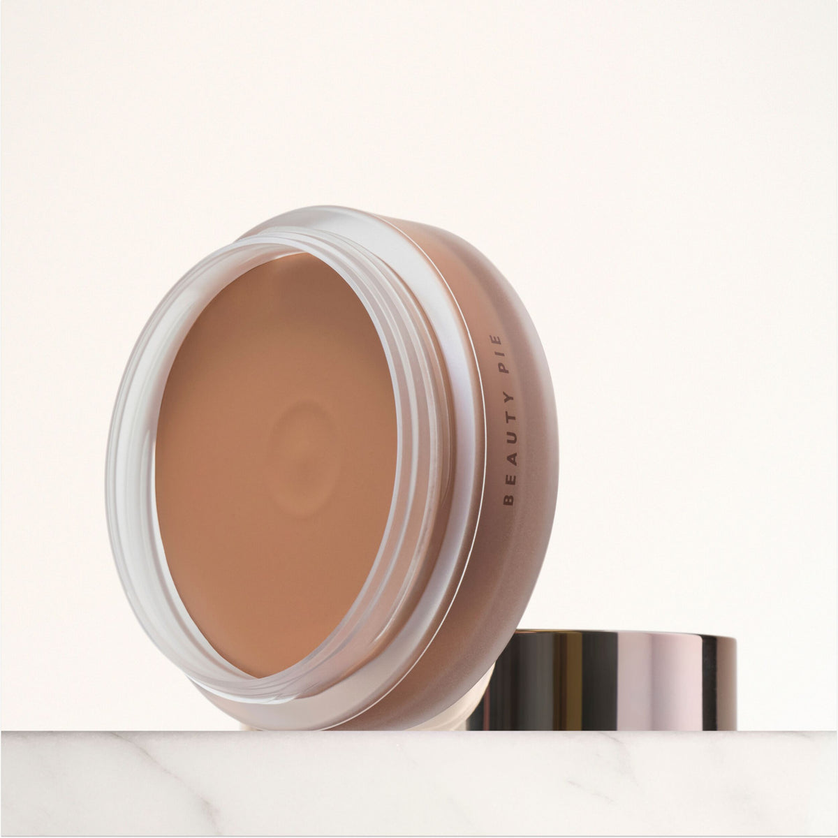 Awesome_Bronze_GOLDIELUX_PDP_ECOM_1X1_SHELF_2026_WEB