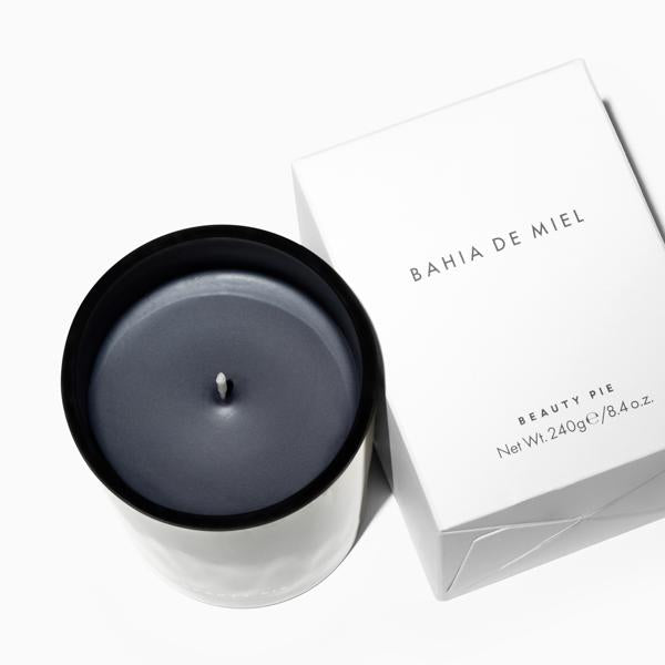 BAHIA_DE_MEIL_CANDLE_SKU_PDP_1X1_ECOM_HARDFLASH_2025_WEB