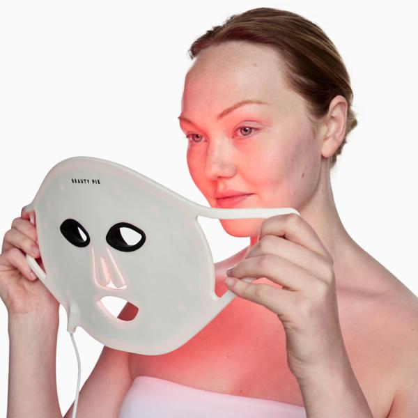 CWAVE_LIGHT_FACIAL_DUAL_LED_TREATMENT_MASK_60783_PDP_ECOM_1X1_MODEL_126_REVIEW_2025_WEB
