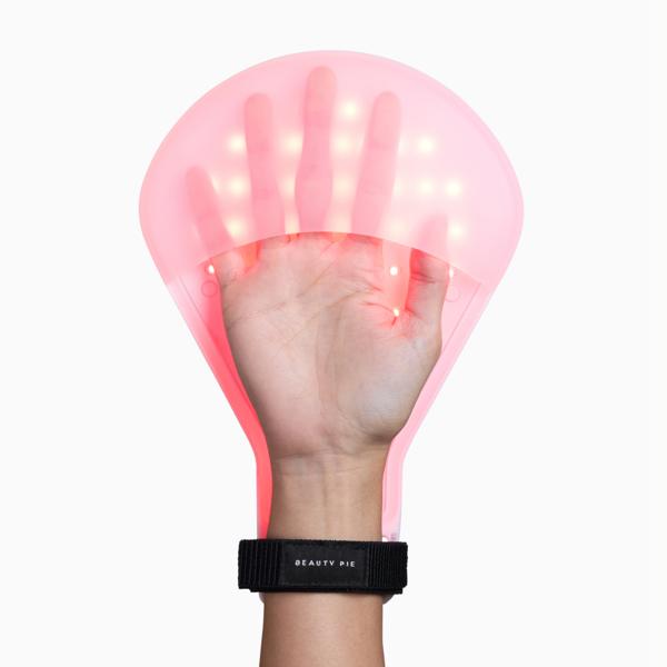 CWAVE_REJUVINATING_LED_TREATMENT_HANDS_68512_PDP_ECOM_1X1_MODEL_122_2025_WEB