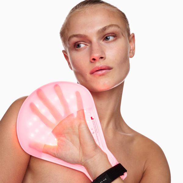 CWAVE_REJUVINATING_LED_TREATMENT_HANDS_68512_PDP_ECOM_1X1_MODEL_CROP_2025_WEB