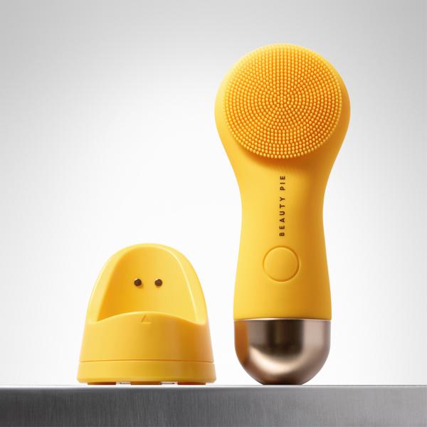 Cleansing_Brush_YELLOW_PDP_PACKSHOT2_WEB