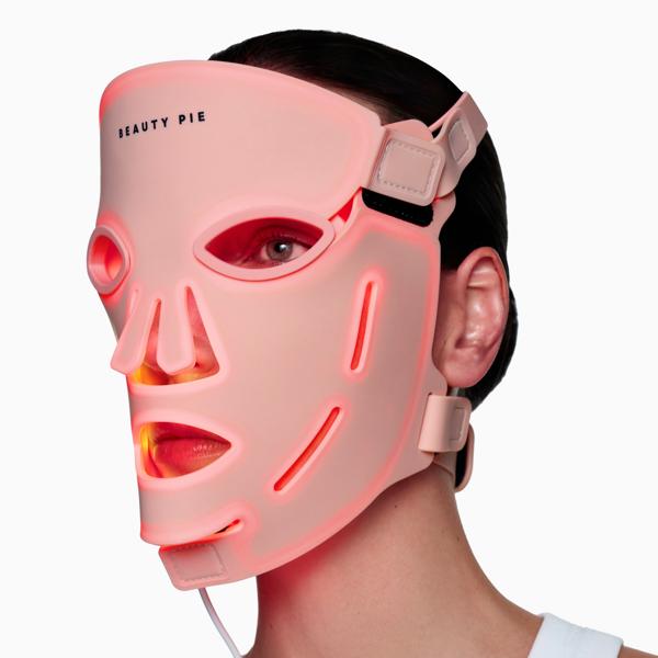 DYNAMO_DEEP_LED_COLLAGEN_BOOSTING_MASK_60783_PDP_ECOM_1X1_MODEL_CROP_REVIEW_2025_WEB
