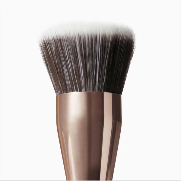 Double-Ended-Bronze-Blur_COMPLEXION-BRUSH_PDP_ECOM_1X1_MACRO_2026_WEB