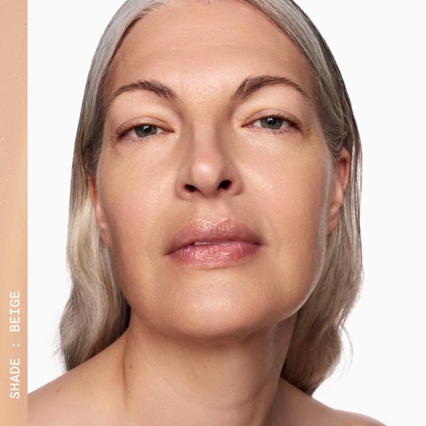EVERYDAY_GREAT_SKIN_HYALURONIC_BLUR_CONCEALER_BEIGE_190194_PDP_ECOM_1X1_MODEL_CROP_2025_WEB