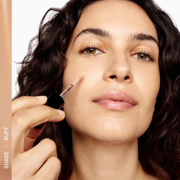 EVERYDAY_GREAT_SKIN_HYALURONIC_BLUR_CONCEALER_BUFF_190200_PDP_ECOM_1X1_MODEL_138_2025_WEB