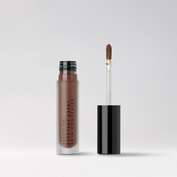 EVERYDAY_GREAT_SKIN_HYALURONIC_BLUR_CONCEALER_COCOA_BEAN_190248_PDP_ECOM_1X1_PACKSHOT_2025_WEB