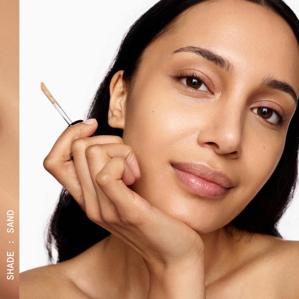 EVERYDAY_GREAT_SKIN_HYALURONIC_BLUR_CONCEALER_SAND_190217_PDP_ECOM_1X1_MODEL_134_2025_WEB
