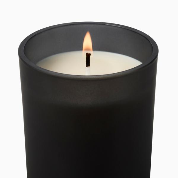 FIREWOOD_CANDLE_SKU_PDP_1X1_ECOM_MACRO_2025_WEB