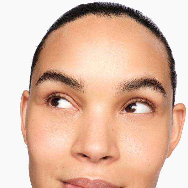 FREEZE_BROW_GEL_PDP_ECOM_1X1_MODEL_04_2025_WEB