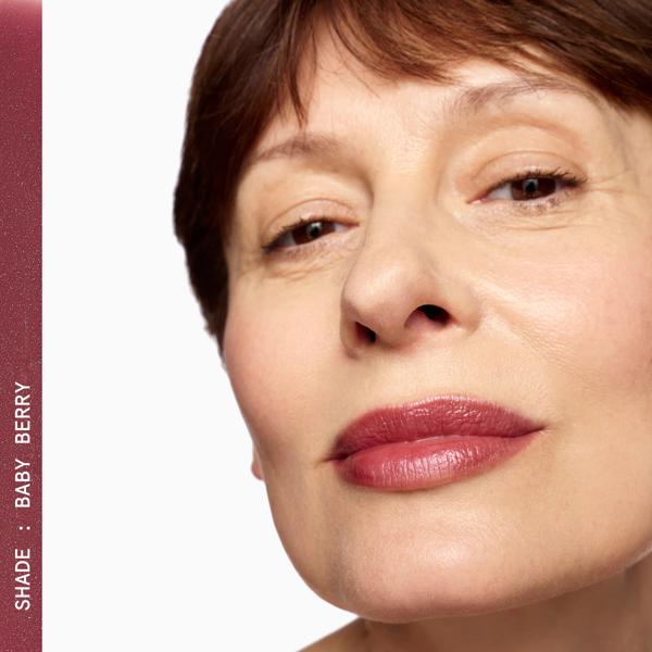 FUTURE_LIPSTICK_LUXE_SHINE_BABY_BERRY_193775_PDP_ECOM_1X1_MODEL_55_2025_WEB