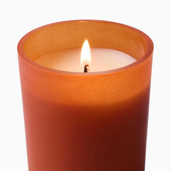 GINGER_ALMOND_ORANGE_BLOSSOM_CANDLE_SKU_PDP_1X1_ECOM_MACRO_2025_WEB