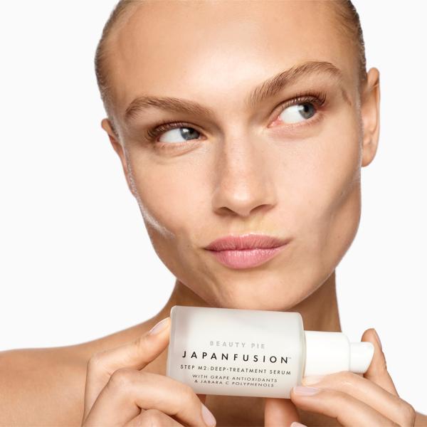 JAPANFUSION_DEEP_TREATMENT_SERUM_68840_PDP_ECOM_1X1_MODEL_115_2025_WEB
