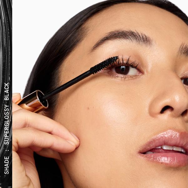PerfectWaterproofMascara_SuperglossyBlack_193973_PDP_Model2_1x1_2025_Web