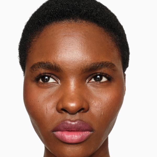 SHINE-UP-LIP-BALM__HELLO-PETAL_PDP_2025__MODEL03_WEB