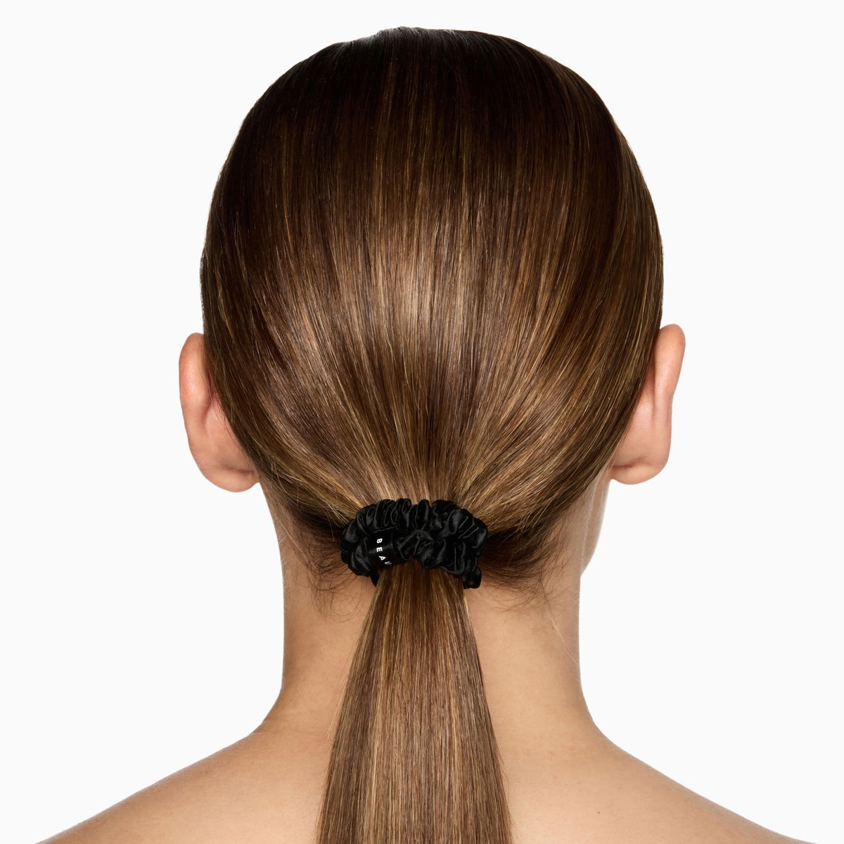 SILKSCRUNCHY-BLACK_73273._PDP_1X1_ECOM_MODEL_2025_WEB