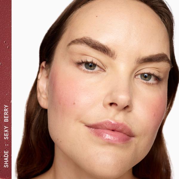 SUPERCHEEK_CREAM_BLUSH_SEXY_BERRY_191283_PDP_ECOM_1X1_MODEL_4_2025_WEB