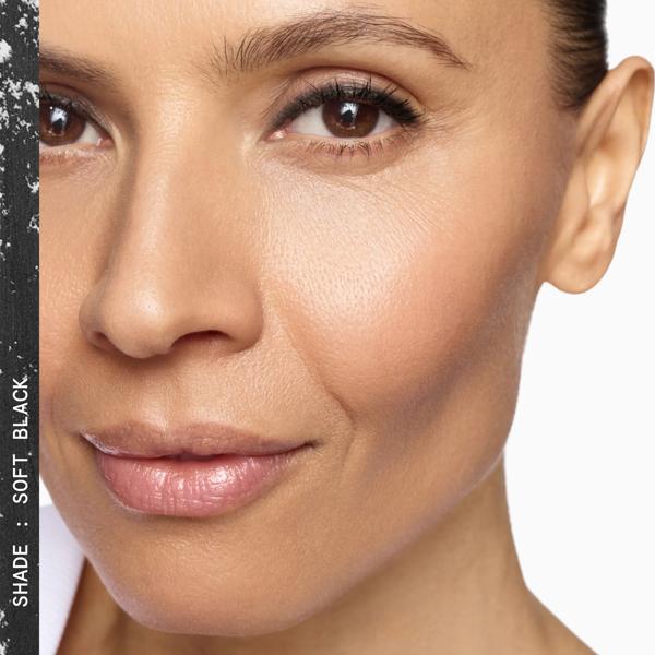 SUPERCOLOUR KOHL EYELINER_BLACK BEAUTY__66319_PDP_MODEL_1x1_2026_Web-2