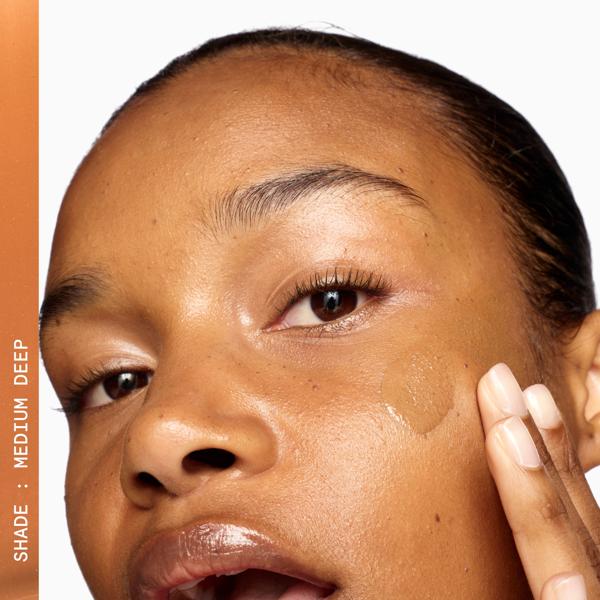 SUPERLUMINOUS_TINTED_SKIN_GLOW_SERUM_MEDIUMDEEP_62541_PDP_ECOM_1X1_MODEL71_2025_WEB