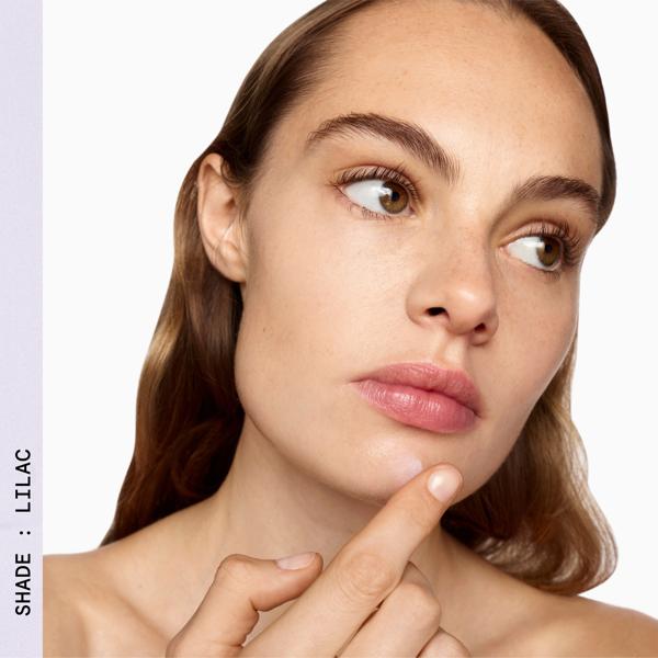 SUPERLUMINOUS_UNDEREYE_GENIUS_LILAC_63807_PDP_ECOM_1X1_MODEL_99_2025_WEB