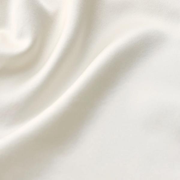 Sleepeasy_Silk_Pillowcase_PDP_ECOM_1X1_CLOSEup2_2025_WEB