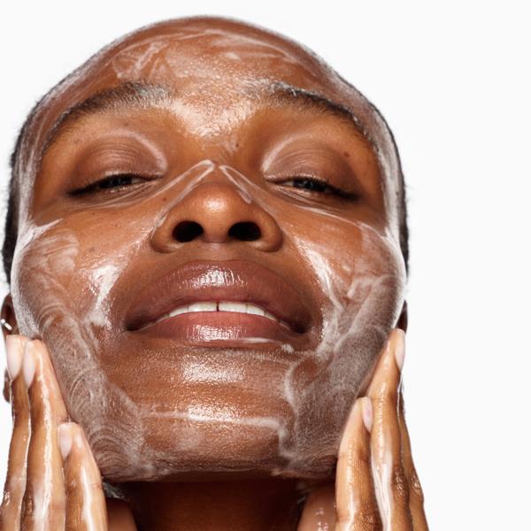 SuperHealthySkin_FoamyFaceWash_Jumbo Size_192136_PDP_Model1_1x1_2025_Web