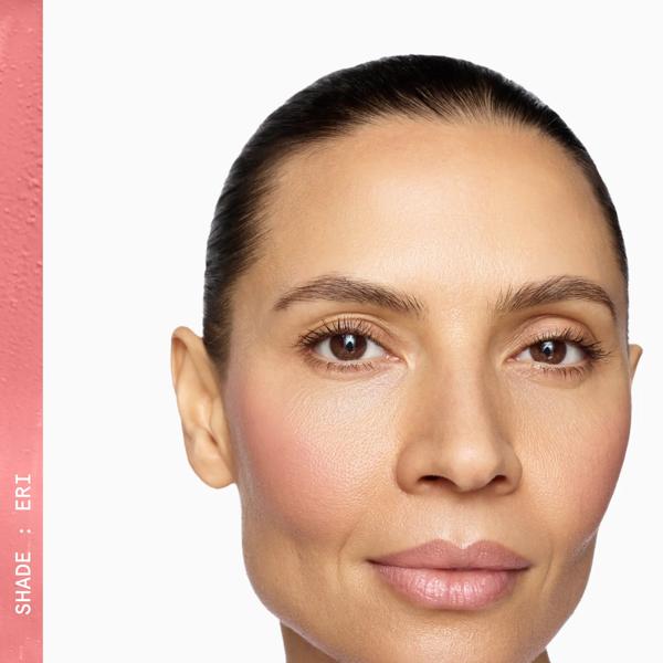 Supercheek_Silk_Dip_Luminous_Liquid_Blush_ERI_66082_PDP_ECOM_1X1_MODEL_2_107_2026_WEB