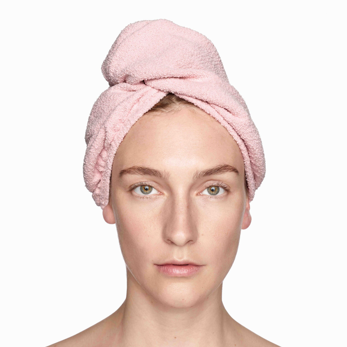 TOWEL_197889_PDP_ECOM_1X1_MODEL_2025_WEB