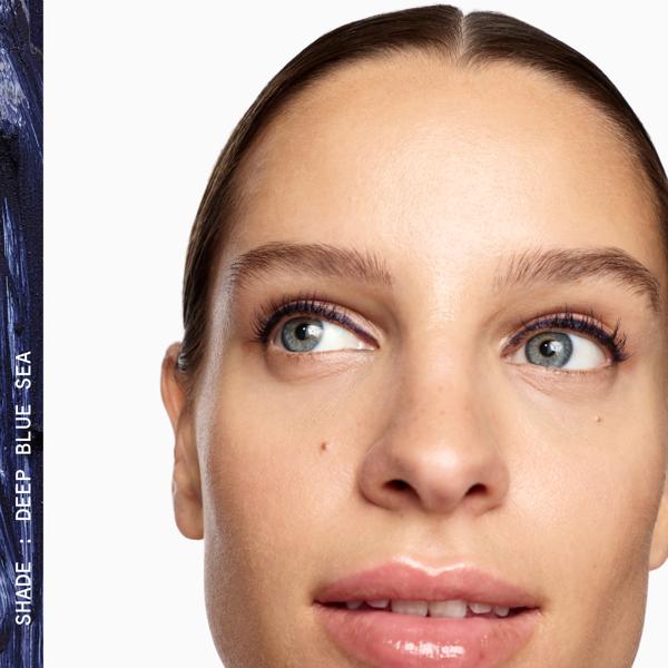 ULTRA_COLOUR_PRO_GEL_LINER_DEEP_BLUE_SEA_77851_PDP_ECOM_1X1_MODEL_107_2025_WEB