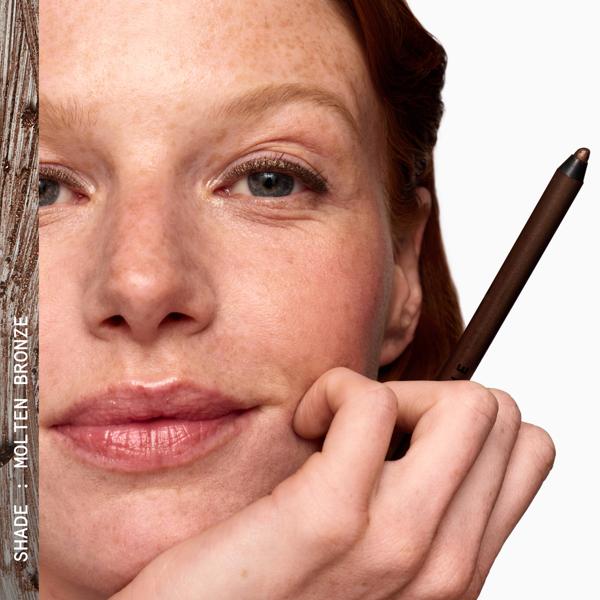 ULTRA_COLOUR_PRO_GEL_LINER_MOLTEN_BRONZE_77875_PDP_ECOM_1X1_MODEL_82_2025_WEB