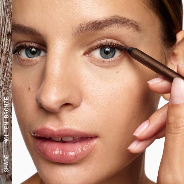 ULTRA_COLOUR_PRO_GEL_LINER_MOLTEN_BRONZE_77875_PDP_ECOM_1X1_MODEL_CROP_2025_WEB