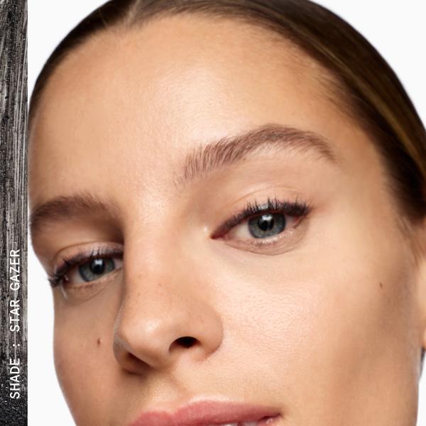 ULTRA_COLOUR_PRO_GEL_LINER_STAR_GAZER_77844_PDP_ECOM_1X1_MODEL_91_2025_WEB