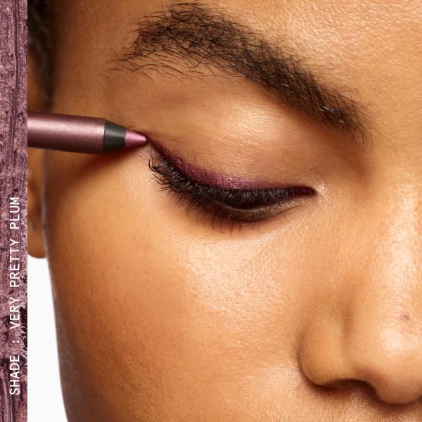 ULTRA_COLOUR_PRO_GEL_LINER_VERY_PRETTY_PLUM_77837_PDP_ECOM_1X1_MODEL_CROP_2025_WEB