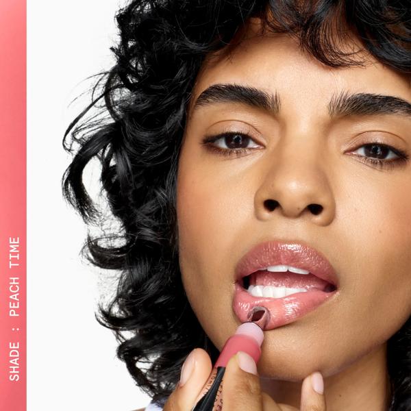 Wondercolour_Glossy_Peptide_Lip_Butter_PEACH-TIME_81161_PDP_ECOM_4X5_MODEL-2_2026_WEB