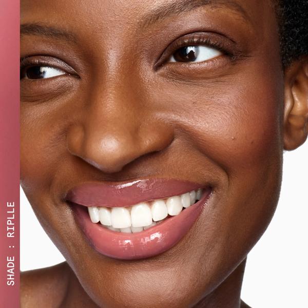 Wondercolour_Glossy_Peptide_Lip_Butter_RIPPLE_81154_PDP_ECOM_4X5_MODEL-2_2026_WEB