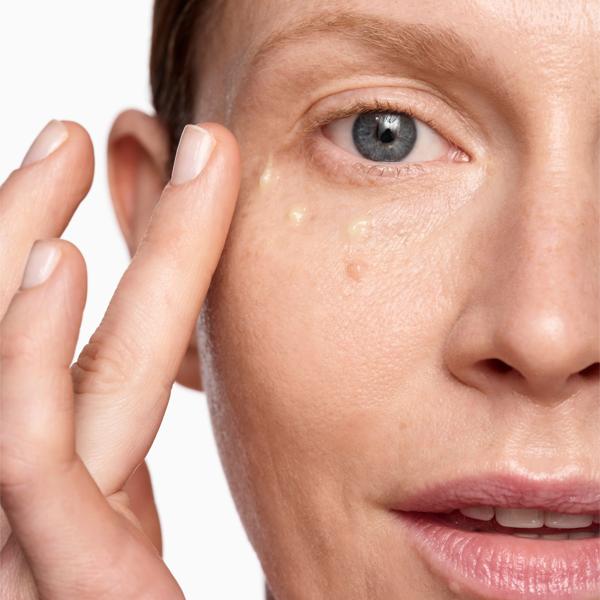 YB_360_MULTI_ACTION_EYE_REPAIR_NIGHT_SERUM_194833_PDP_ECOM_1X1_MODEL_78_2025_WEB