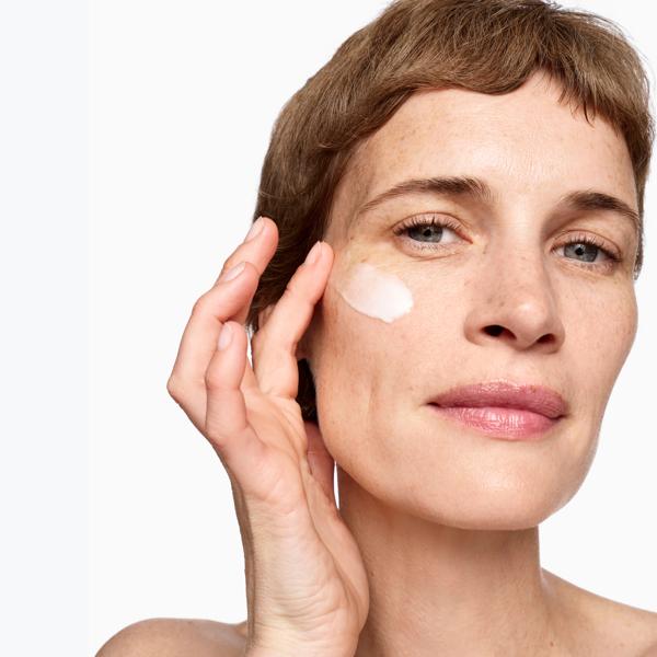 YB_DOUBLE_BREAKTHROUGH_REPAIR_CREAM_195069_PDP_ECOM_1X1_USER_TRIALS_2025_WEB