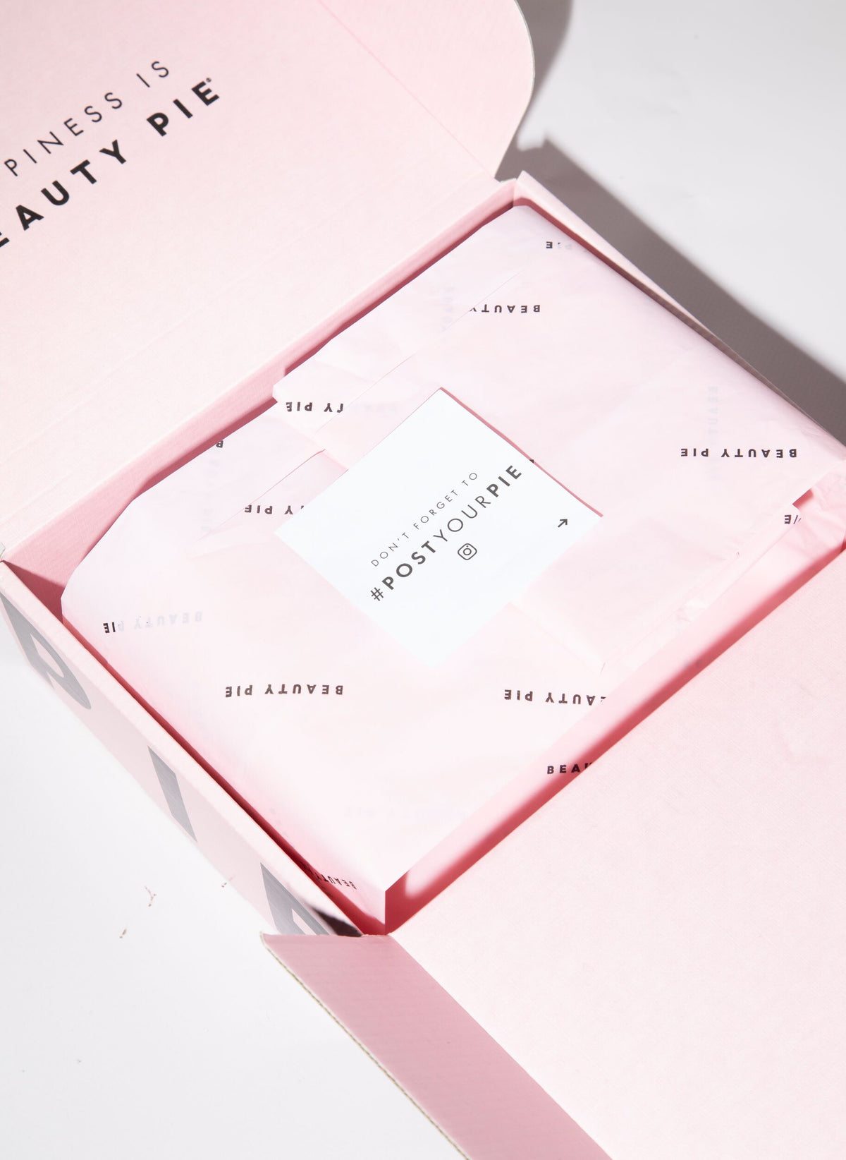 beauty_pie_pink_delivery_box_2