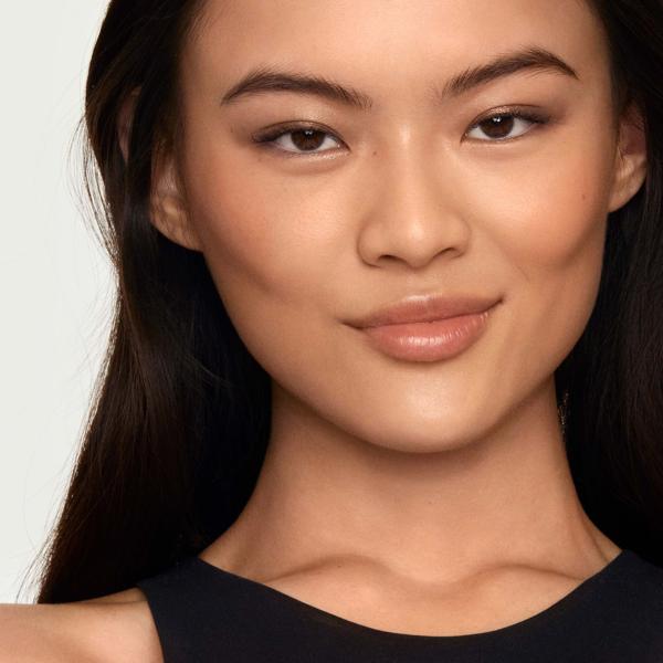 everyday_great_skin_foundation_250_wheaty_967428_lucyq_CSL_model_1