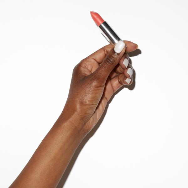 futurelipstick_matte_avalon_refill_72290_CSL_handmodel_1_WEB