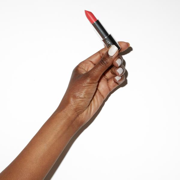 futurelipstick_matte_coral_smash_keep_this_case_kit_78650_CSL_handmodel_1_WEB