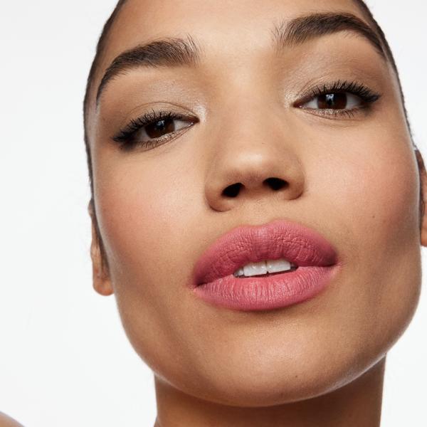 futurelipstick_matte_pink_dip_refill_72412_CSL_model_1_WEB