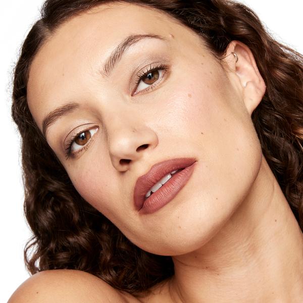 futurelipstick_matte_refill_oh_sienna_72306_CSL_model_caitlyn_WEB