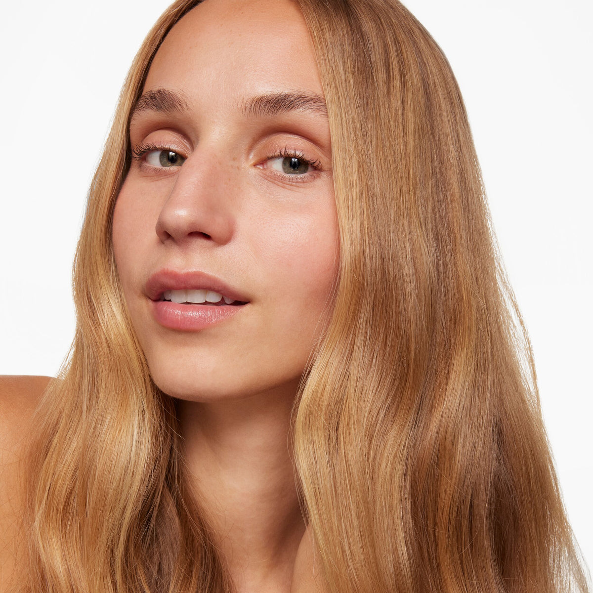 healthy_hydration_shampoo_conditioner_CSL_model_1_WEB
