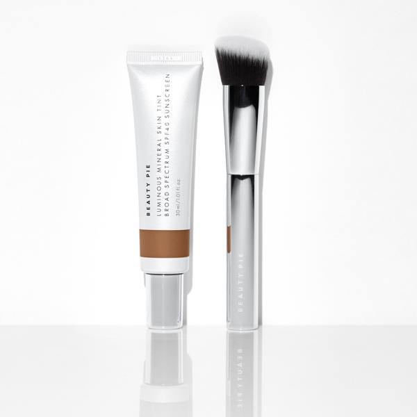luminous_mineral_skin_tint_SPF40_deep_seamless_foundation_brush_kit_64170_CSL_secondary_1_WEB