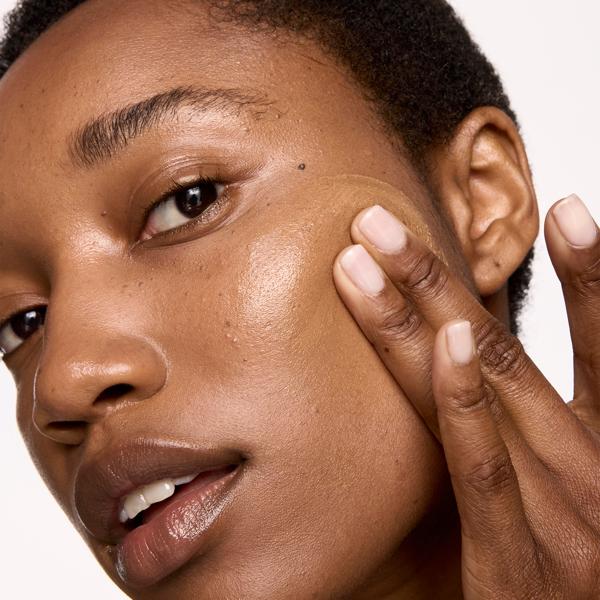 Makeup Must-Haves The SPF 40 Skin Tint & Brush Duo