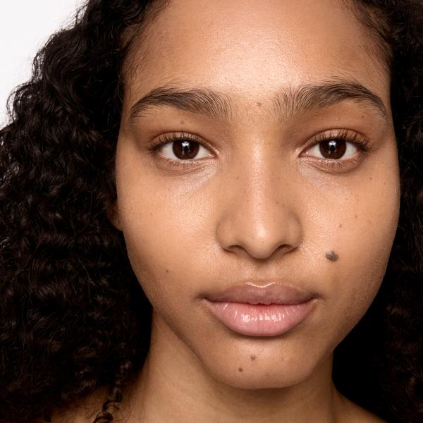 luminous_mineral_skin_tint_spf_40_medium_deep_194468_CSL_model_1_WEB