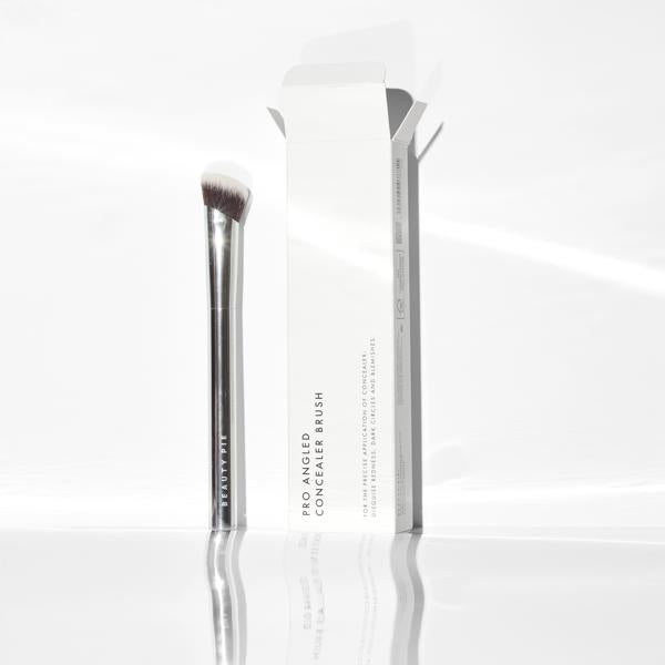 pro_angled_concealer_brush_002_78711_CSL_secondary_1_WEB