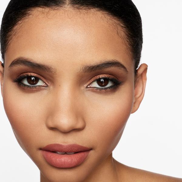 sam_chapman_wondercolour_soft_matte_liquid_lipstick_jude_72450_CSL_model_2_WEB